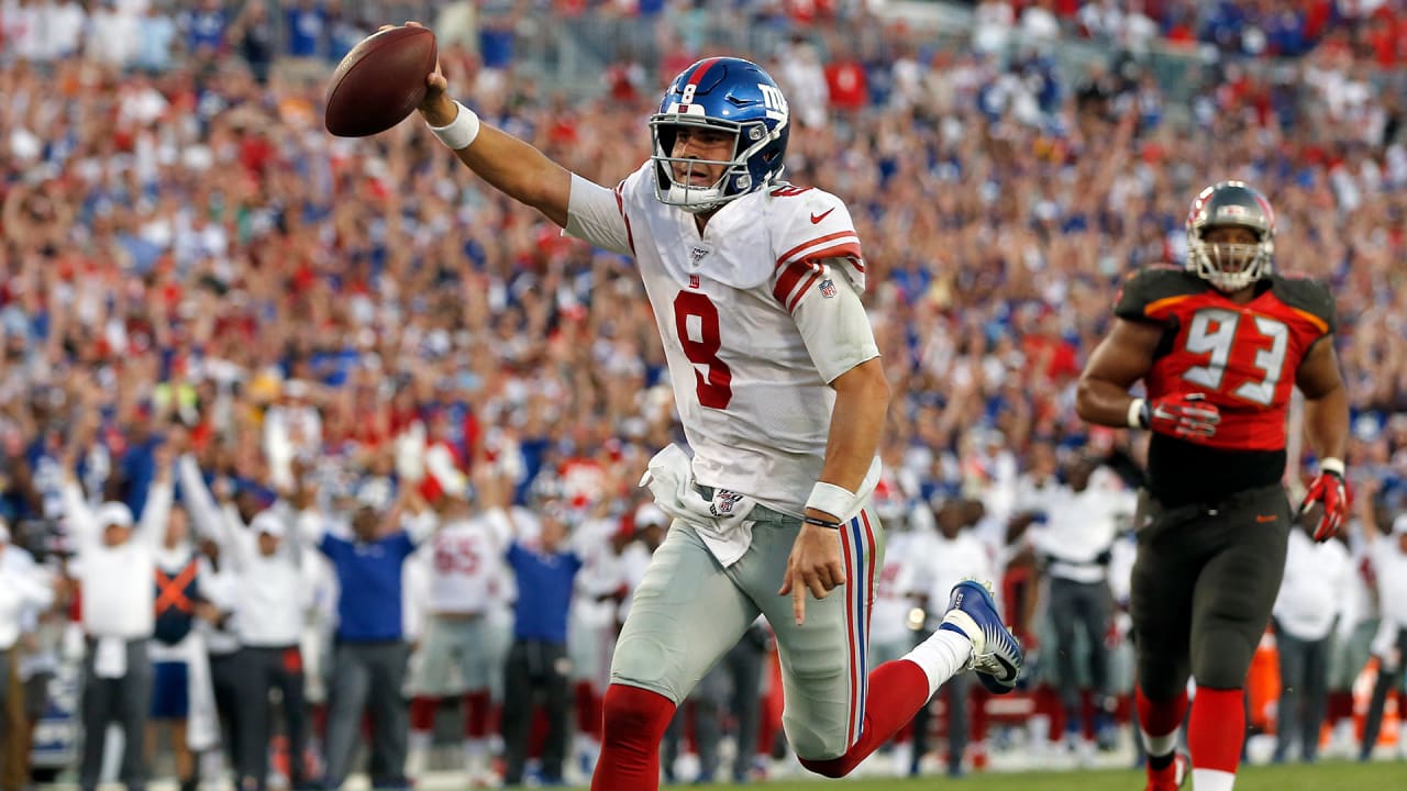 Daniel Jones runs in for clutch gamewinning touchdown