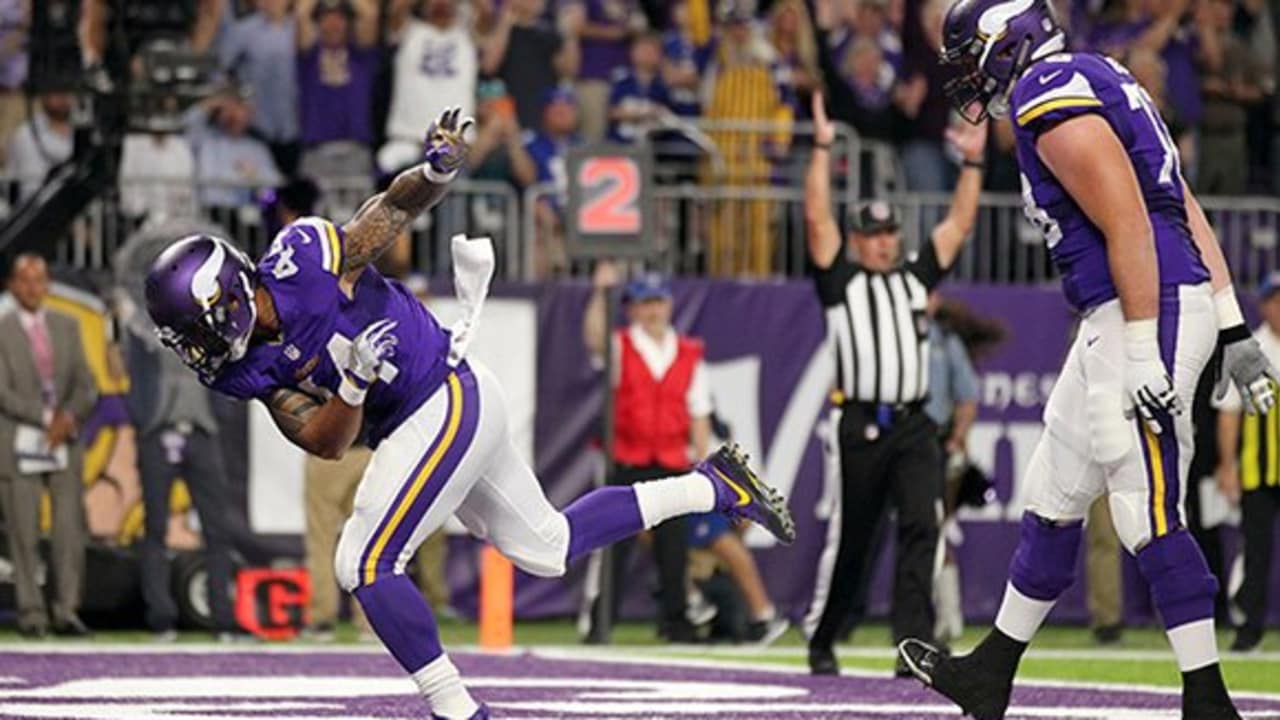 Minneapolis, MN, USA. 2nd Nov, 2014. Minnesota Vikings running back Matt  Asiata (44) celebrates a touchdown against the Washington Redskins at TCF  Stadium in Minneapolis, MN.Craig Lassig/CSM/Alamy Live News Stock Photo 