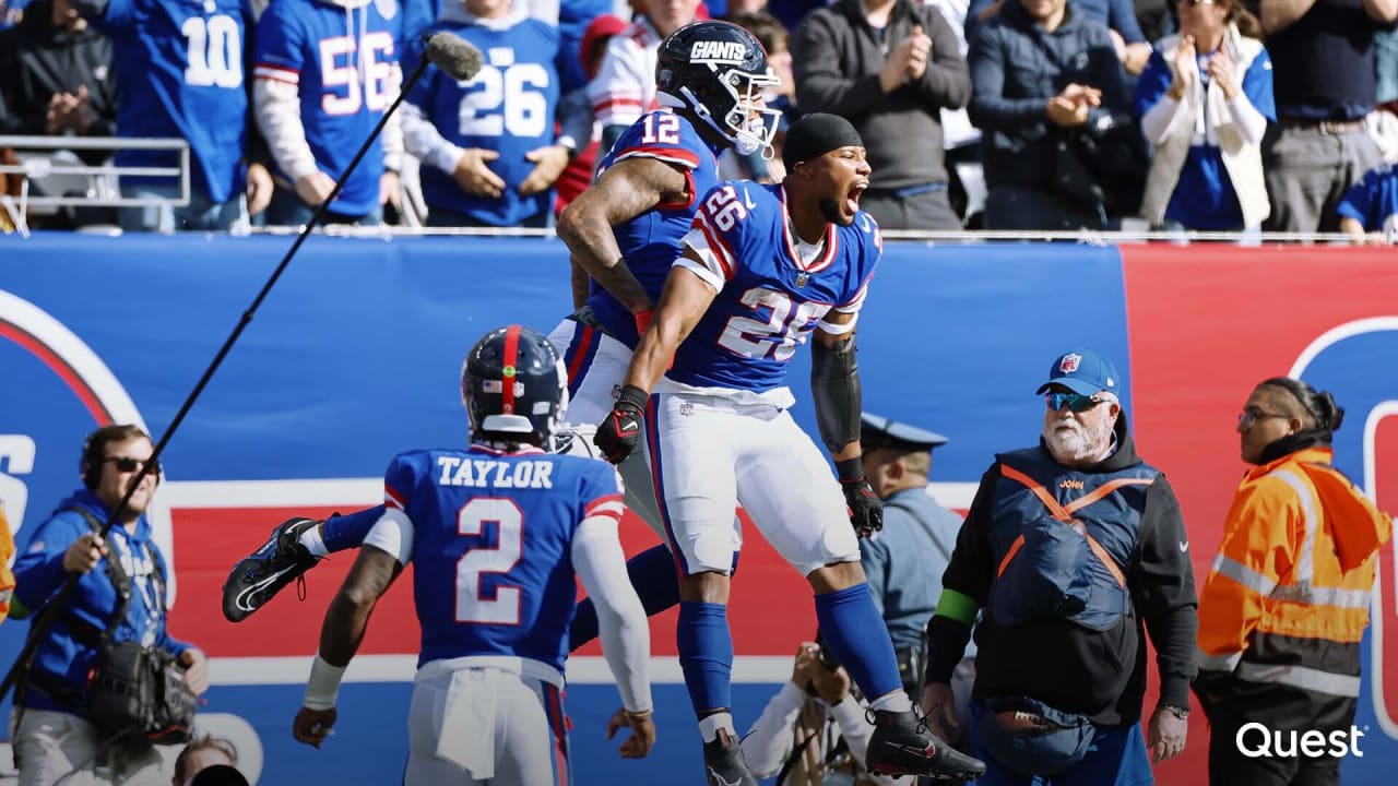 Game Photos: Giants Take On Commanders