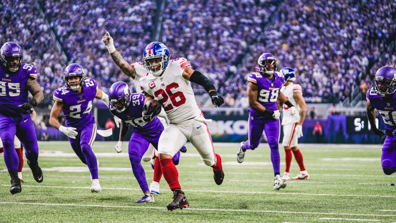 RB Saquon Barkley scores 1st playoff TD  Giants vs. Vikings Wild Card  Highlights