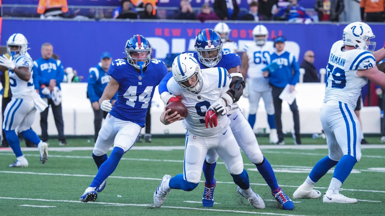 Giants' Kayvon Thibodeaux celebrates sack as Colts' Nick Foles