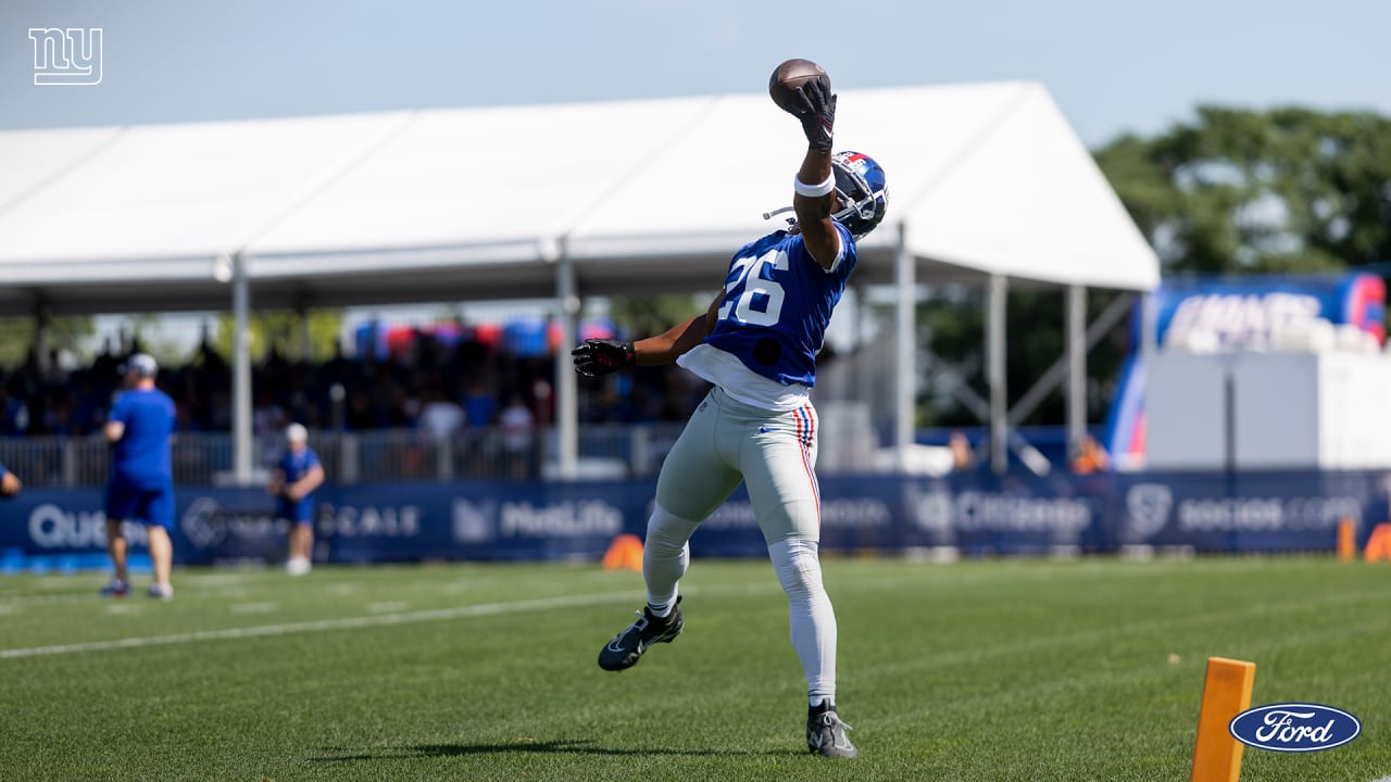 Charitybuzz: 2 NY Giants 2022-23 Pre-Game On-Field Sideline Passes &  Lower-Level Tickets