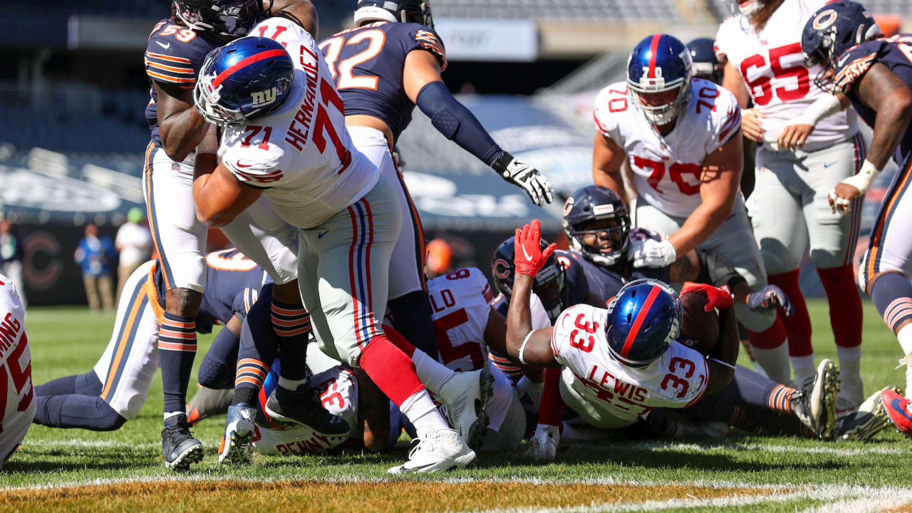 Dion Lewis burrows into end zone on fourth-and-goal