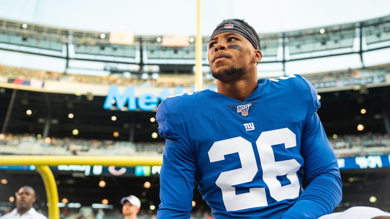 Saquon Barkley dons New York Giants gear to barber shop