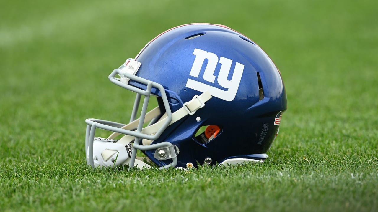 NYgiants on #araihelmets by airgraffix.com #airgraffix #giants