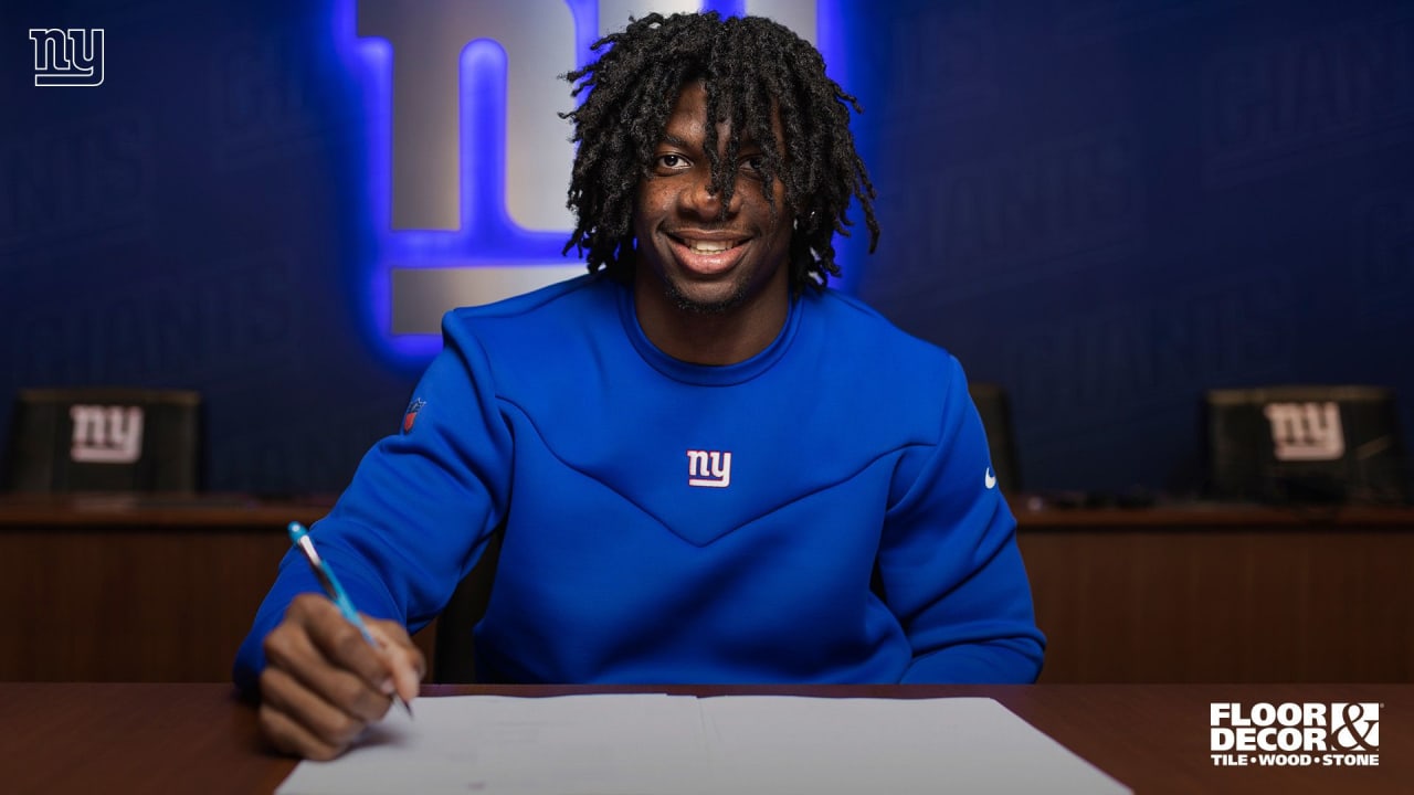 Top draft pick Deonte Banks signs rookie contract
