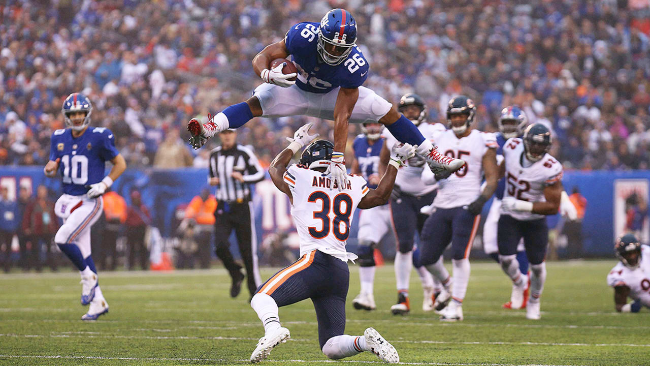 Saquon Barkley New York Giants Hurdle Unsigned Photograph - NFL Unsigned  Miscellaneous