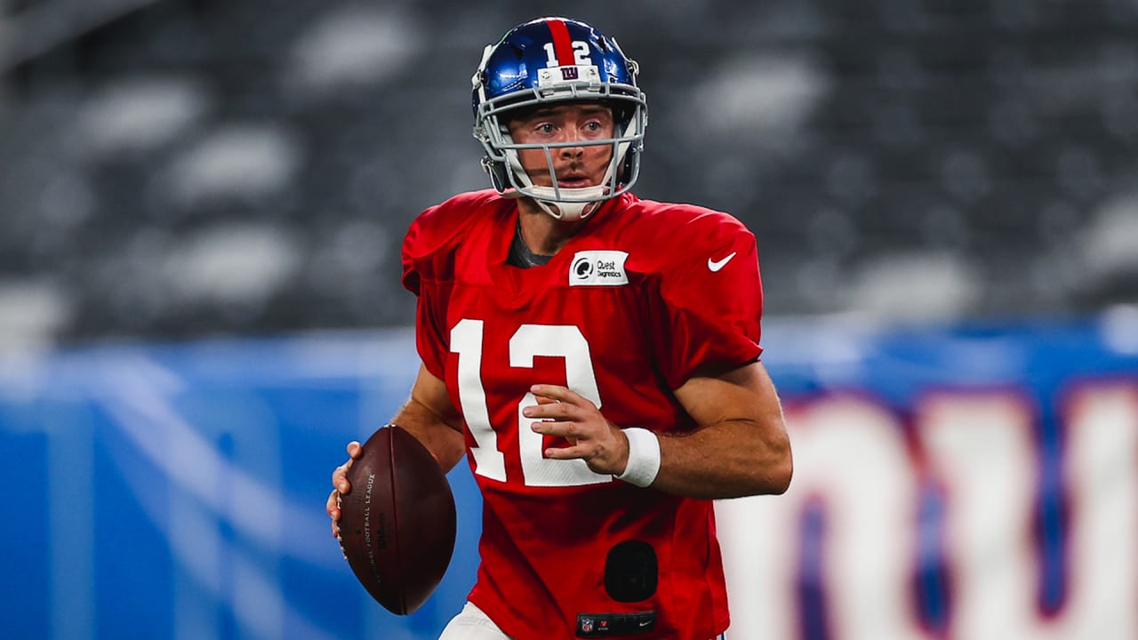 Daniel Jones rocking an Eli jersey at 10 : r/NYGiants