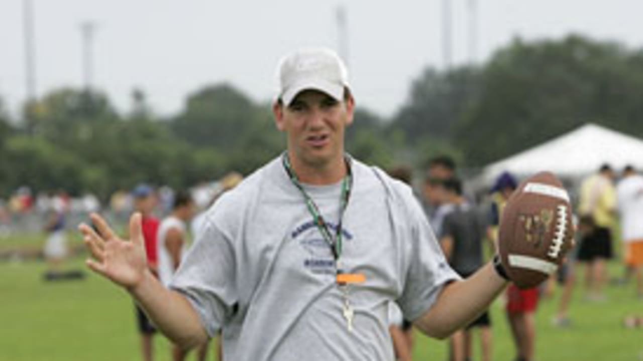 Eli, Peyton Manning's Rare Photos With Kids: Family Album