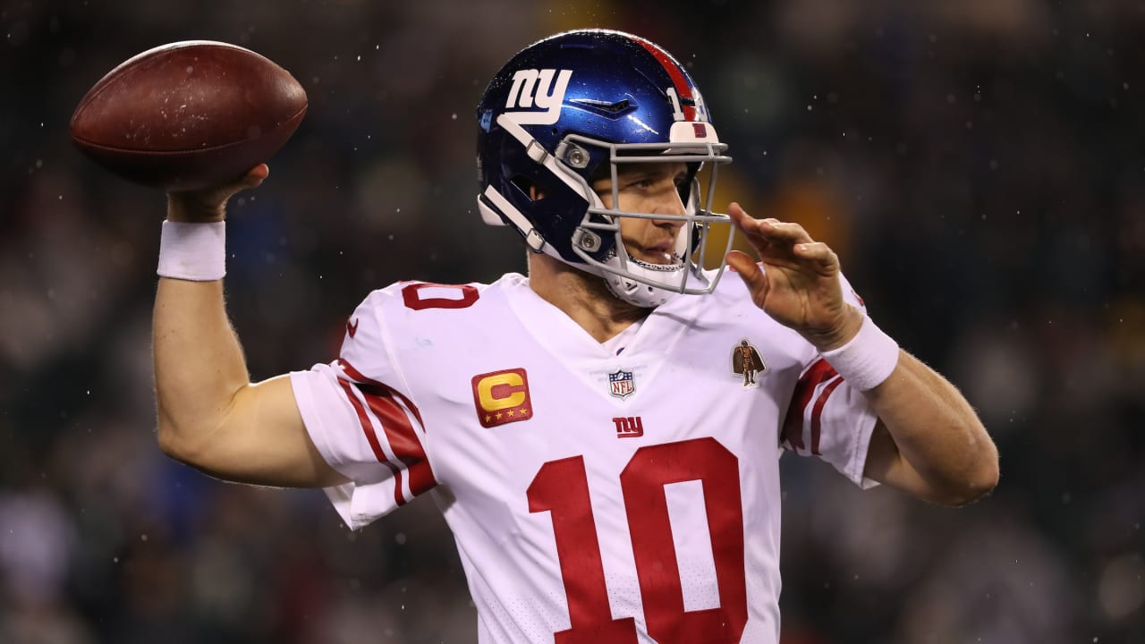 Eli Manning Returns but Giants Lose to Eagles - The New York Times