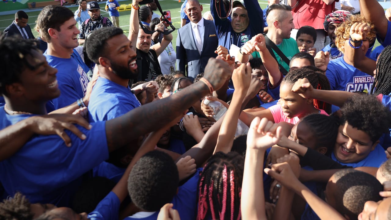 NYPD sets up playdate with New York Giants and Harlem youth