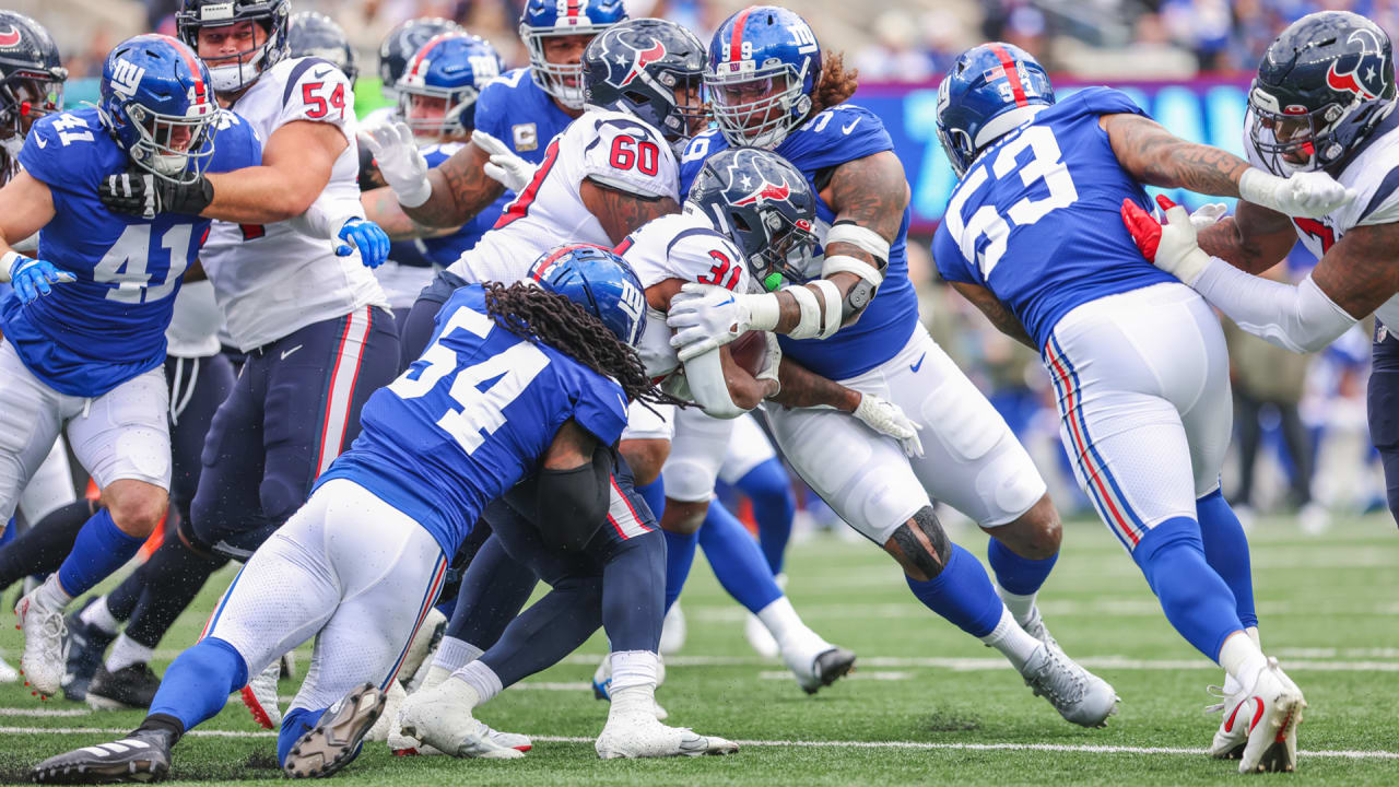 Saquon Barkley dives for a touchdown