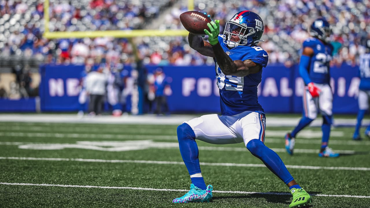 Giants Warm Up For Matchup Vs. Falcons