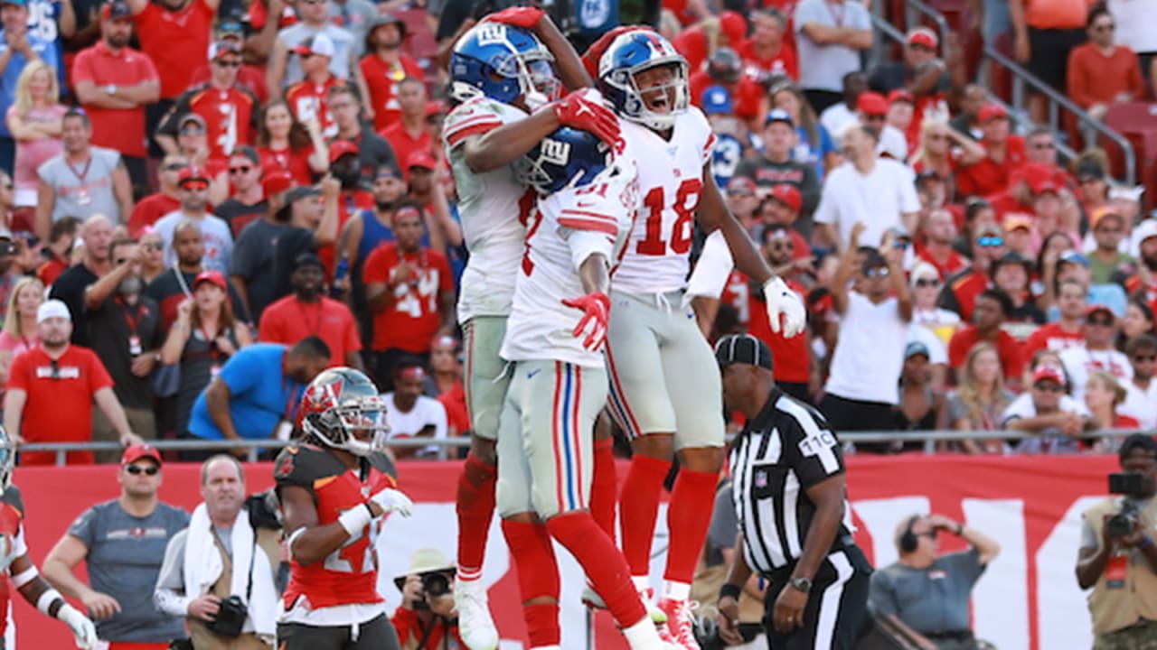 Highlight] Today marks 65 days until the 2023 NFL Season starts! Let's  remember this 65 yard TD pass from Daniel Jones to Sterling Shepard against  the Titans last season. The Giants got