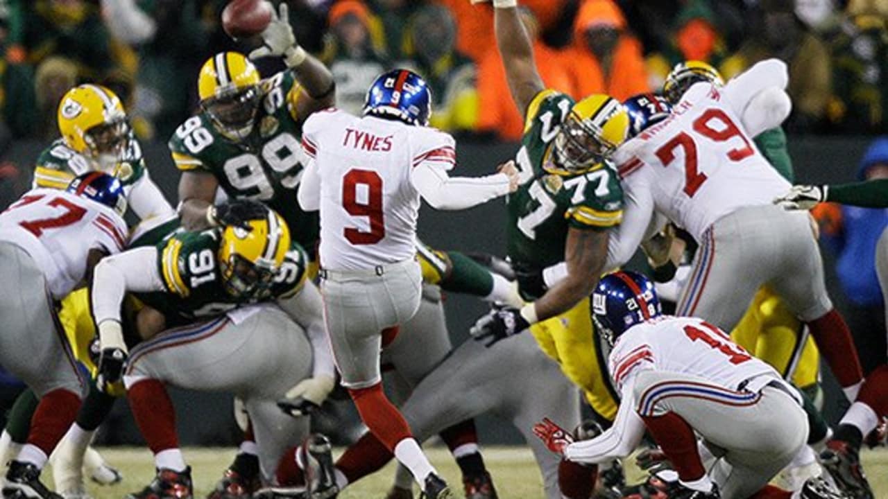 GIANTS: Lawrence Tynes misses twice in closing seconds in loss to Eagles