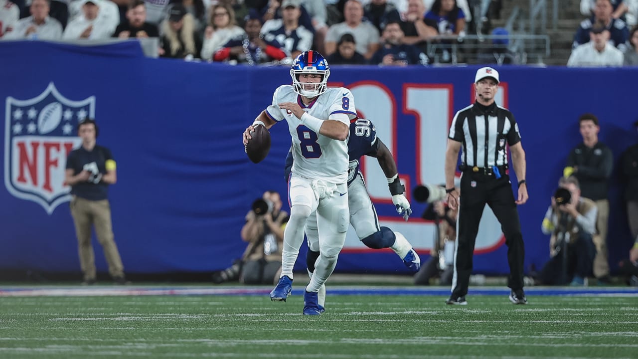 Daniel Jones with big 17-yard run | Giants vs. Cowboys Highlights