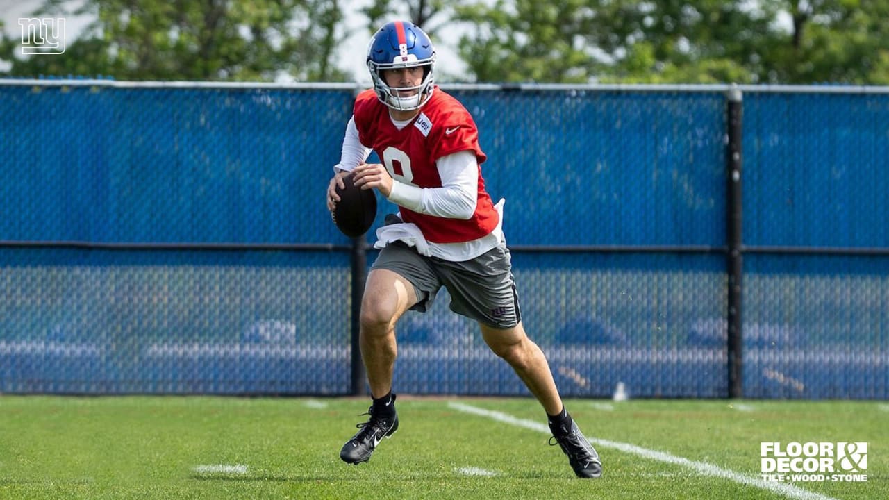 Daniel Jones is having fun working with Darren Waller and John Michael  Schmitz - Big Blue View