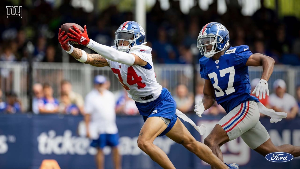 File:NY Football Giants Training Camp (28194420583).jpg - Wikimedia Commons