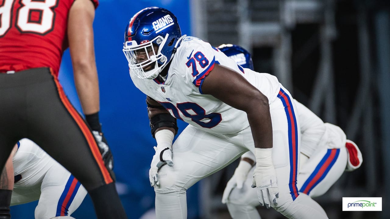 New York Giants safety Trenton Thompson (39) greets New England