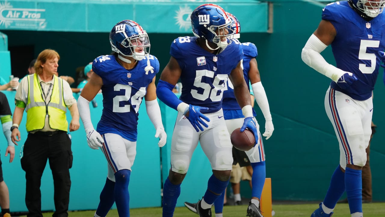 Bobby Okereke picks up Giants' 2nd INT of the day Giants vs. Dolphins