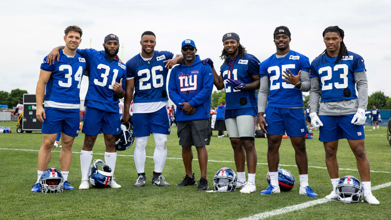 New York Giants running back Jashaun Corbin barrels in from 1 yard