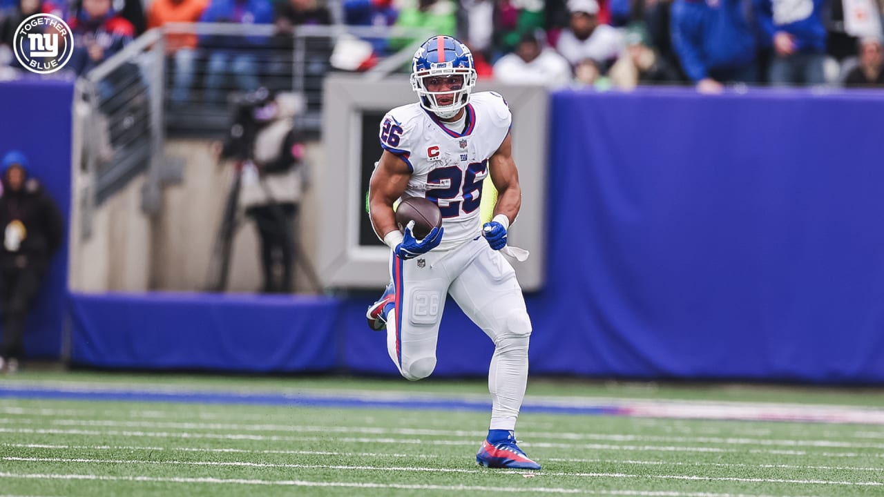 Saquon Barkley breaks loose for 32yard gain Giants vs. Eagles Highlights