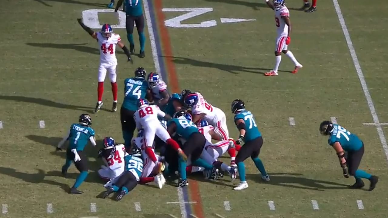Giants defense dials up big fourthdown stop Giants vs. Jaguars