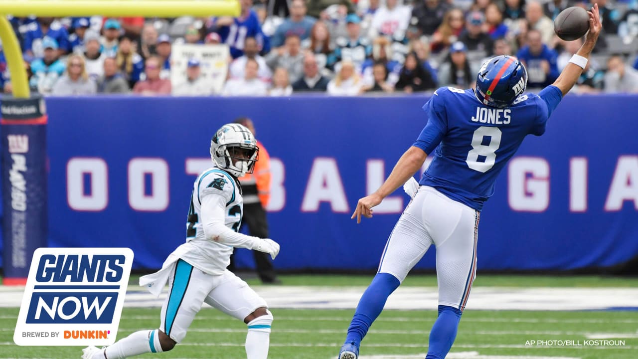 21 Aug, 2010: New York Giants kicker Lawrence Tynes (9) watches from the  sideline during second half NFL preseason action between the New York Giants  and Pittsburgh Steelers at New Meadowlands Stadium