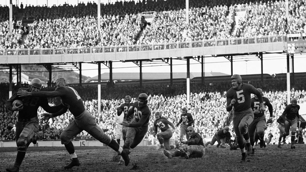 Giants Overcome Chicago Cold to Beat Bears in 1956 NFL Championship Game