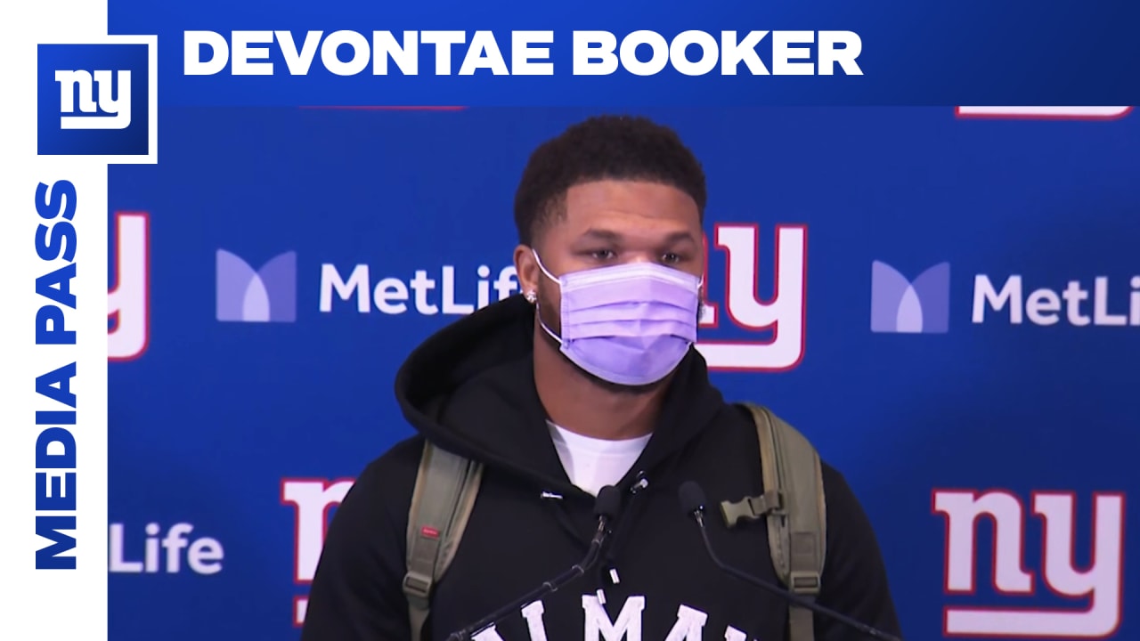 Devontae Booker's career day sparks Giants' win over Raiders