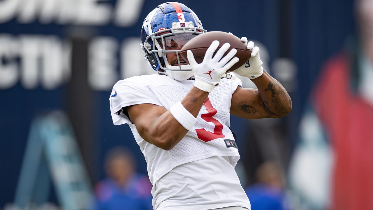 NY Giants' Sterling Shepard knocked from Chiefs game with quad injury