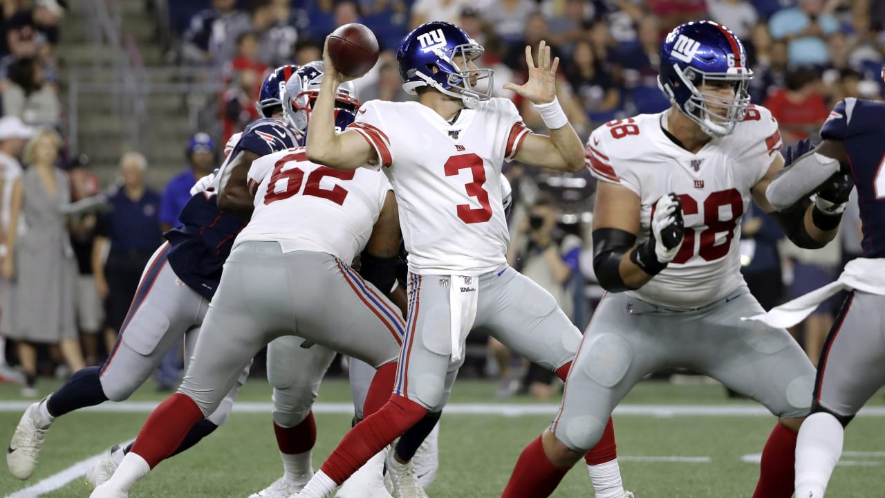 NFL NOTEBOOK: Giants bench Eli Manning