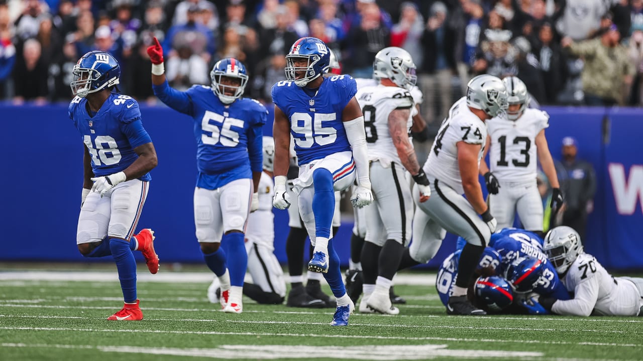 East Rutherford, New Jersey, USA. 24th Nov, 2019. Oakland Raiders defensive  tackle Johnathan Hankins (90) walks off the field after and injury on a  play during a NFL game between the Oakland