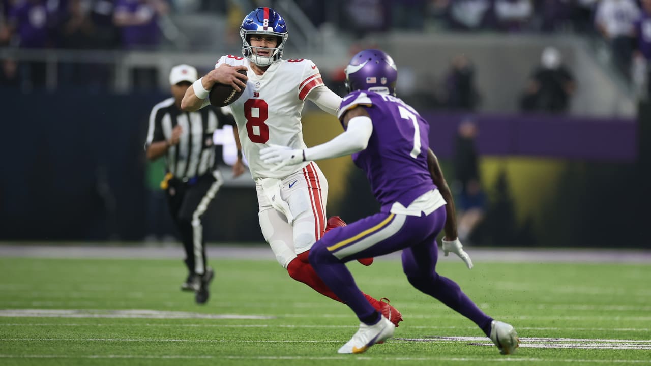 Daniel Jones stiff-arms Patrick Peterson on 15-yard run | Giants vs ...