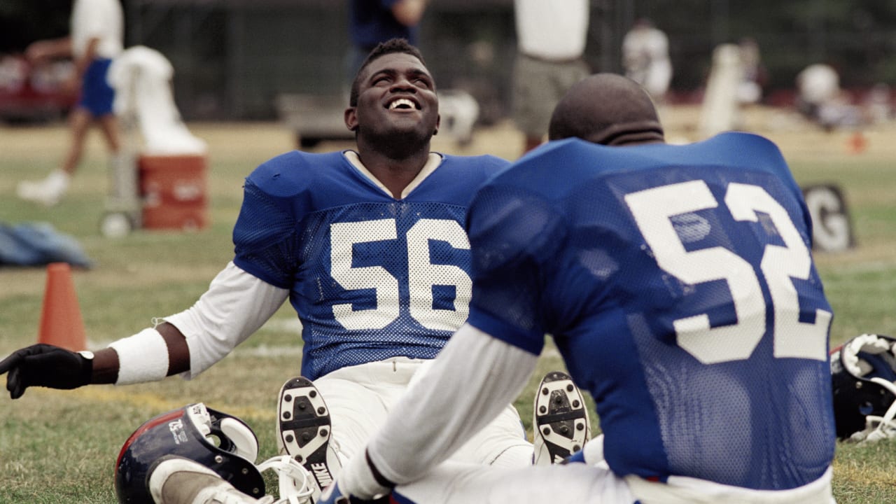 LOOK: Saquon Barkley and Lawrence Taylor show off Giants retro uniform