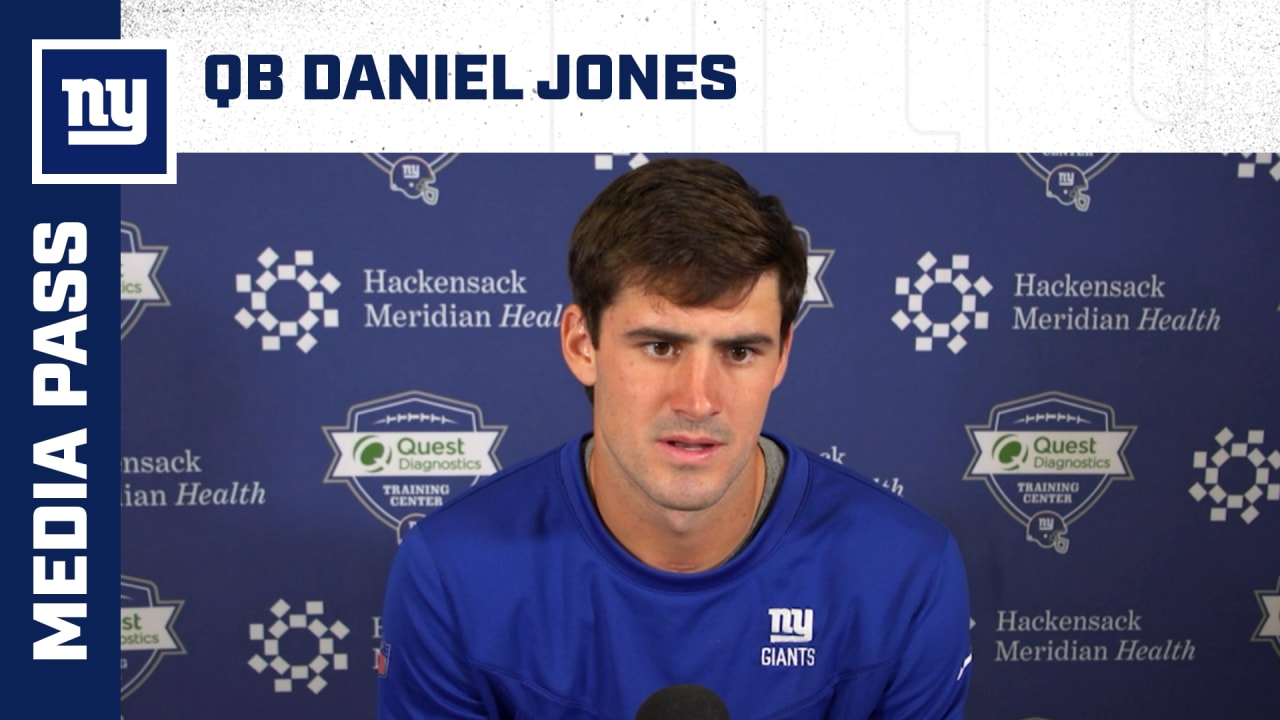 Daniel Jones fires to Darius Slayton for 21-yard gain