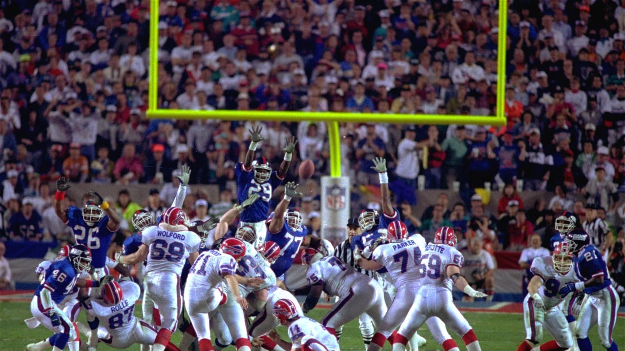 Buffalo Bills Fan Wears Custom 'Wide Right' Scott Norwood Jersey