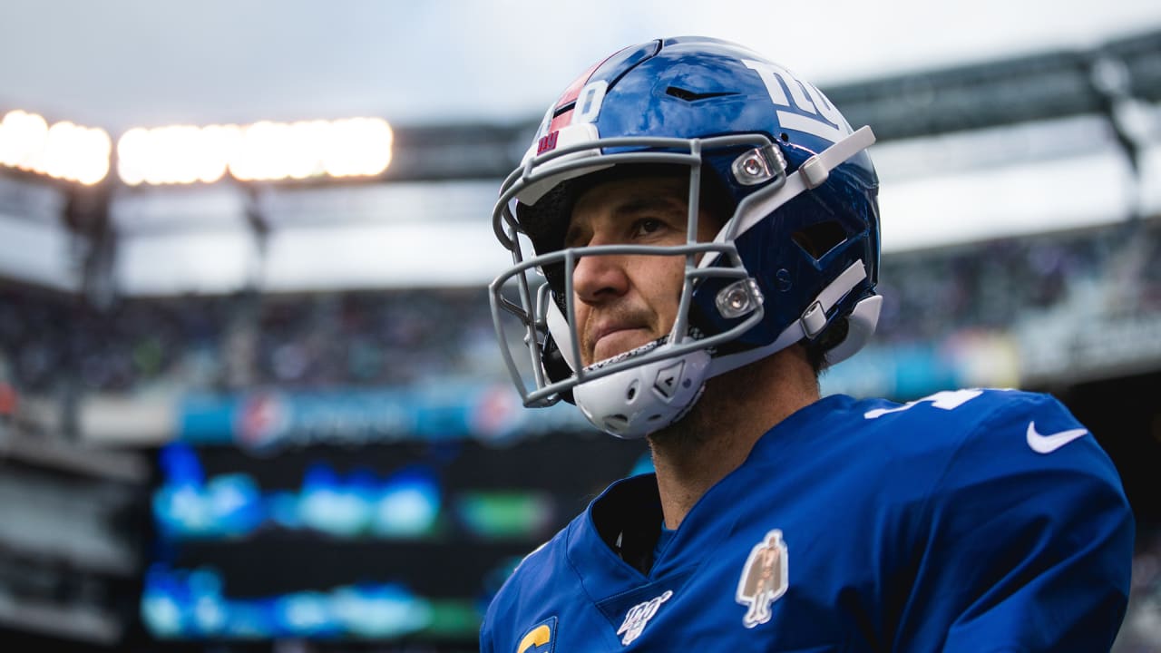 NFL NOTEBOOK: Giants bench Eli Manning