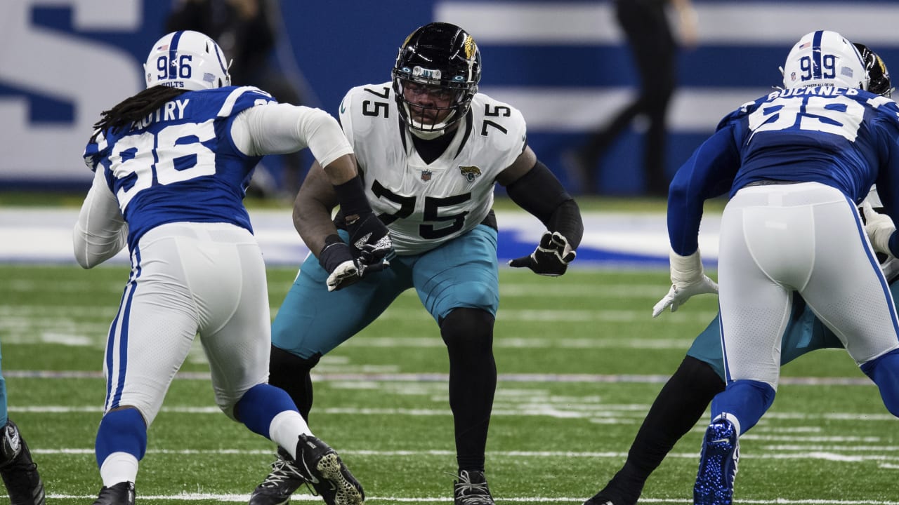 Denico Autry breaks through by beating up Jaguars