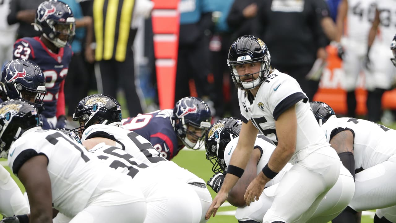 Jaguars' Josh Jones ejected for hit on Texans' Brandin Cooks