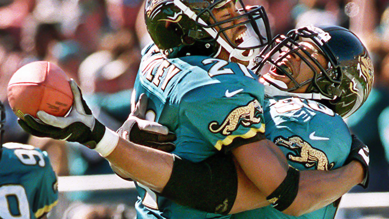 14 September 2003. Steve Beuerlein of the Denver Broncos during