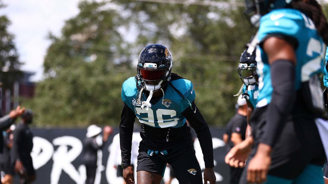 Jags' Calvin Ridley sneaks in extra reps as coaches preach slow, steady  approach