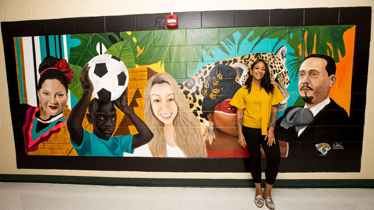 Local artist completes Jacksonville Jaguars mural in time for