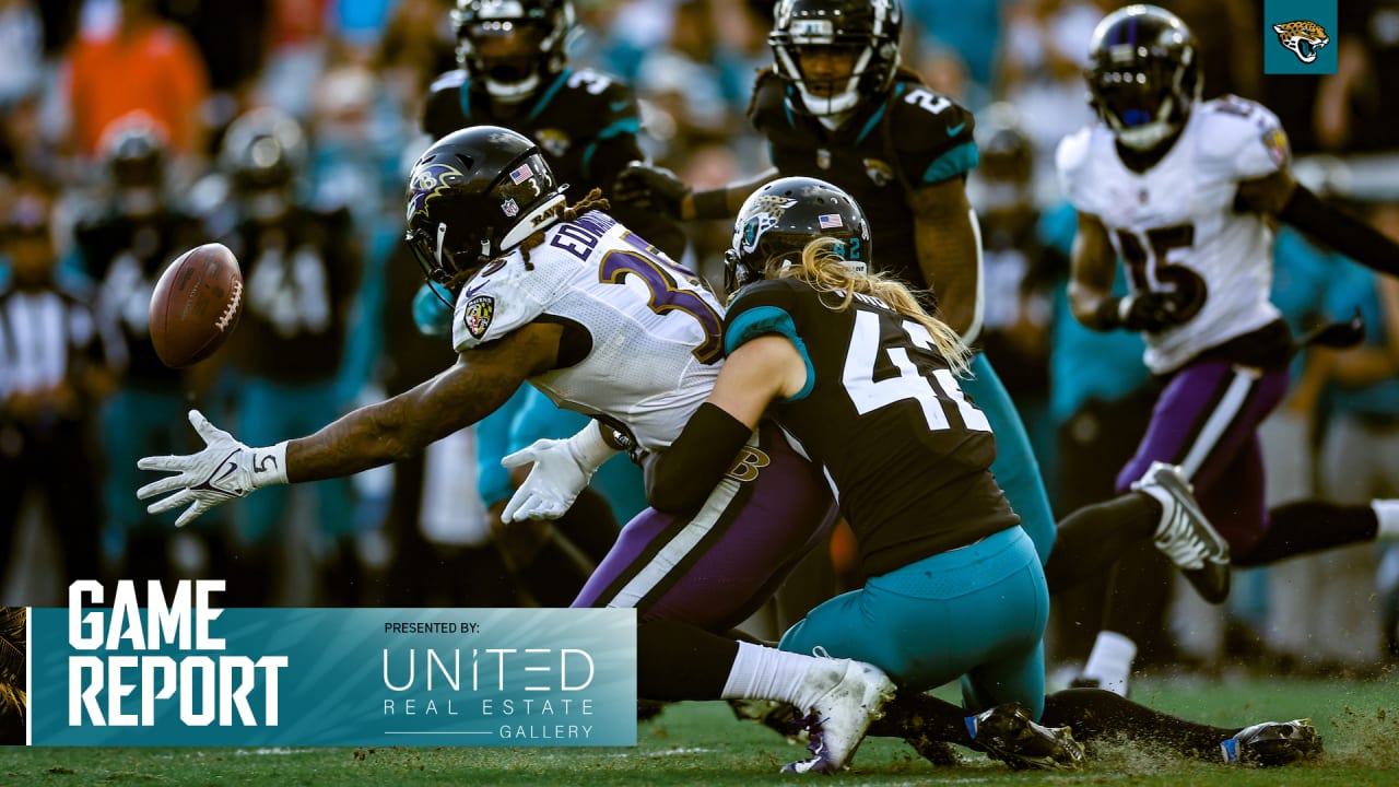 Jacksonville Jaguars linebacker Foyesade Oluokun (23) during the first half  of an NFL football game against the Baltimore Ravens, Sunday, Nov. 27,  2022, in Jacksonville, Fla. (AP Photo/Gary McCullough Stock Photo - Alamy