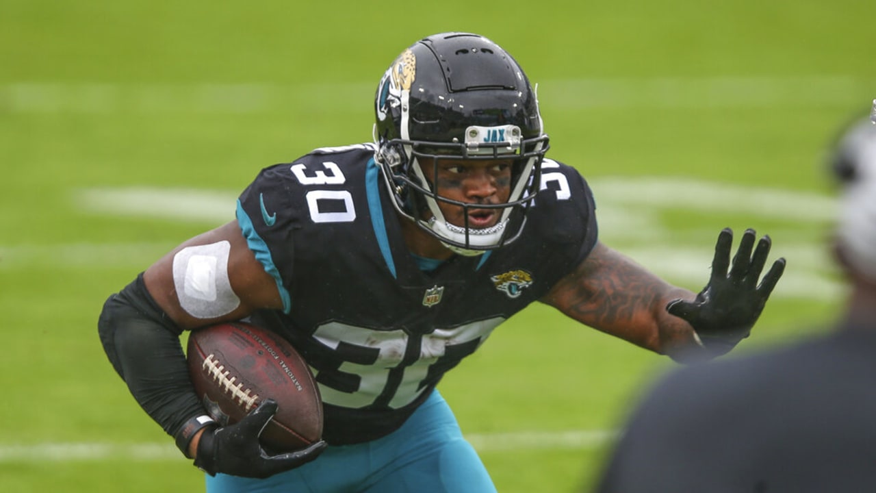 November 22, 2020 - Jacksonville, FL, U.S: Jacksonville Jaguars running  back James Robinson (30) during 1st half NFL football game between the  Pittsburgh Steelers and the Jacksonville Jaguars at TIAA Bank Field