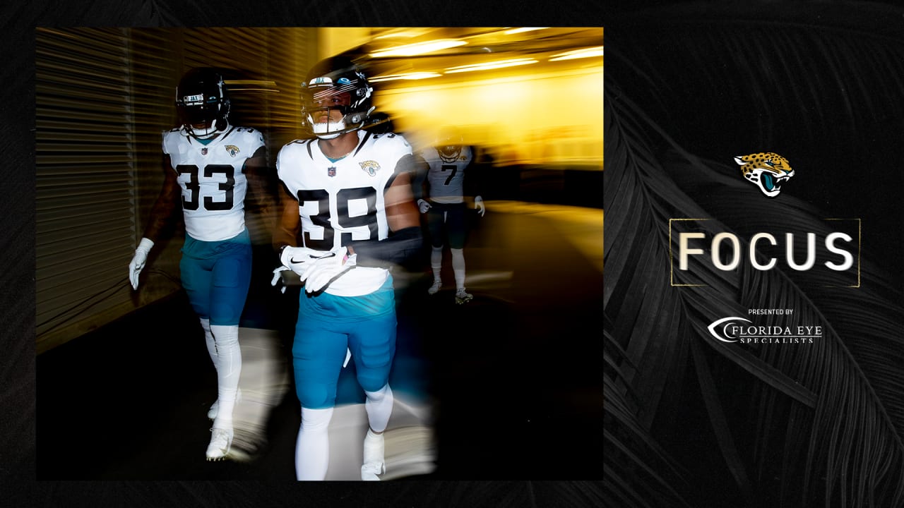 Philadelphia Eagles NFL 70'' x 60'' Camo Ultra