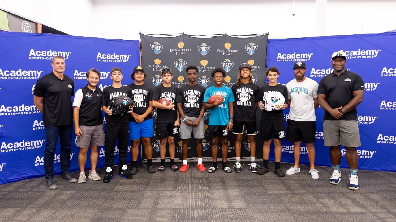 Academy Sports + Outdoors surprises Boys & Girls club with shopping spree