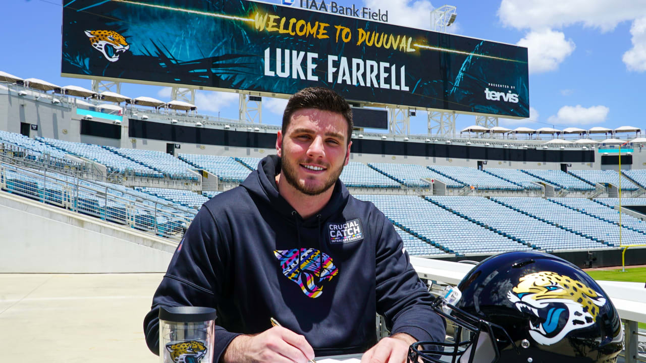 September 12, 2021: Jacksonville Jaguars tight end Luke Farrell (89) leaves  the field after the 2nd quarter of an NFL football game between the  Jacksonville Jaguars and the Houston Texans at NRG