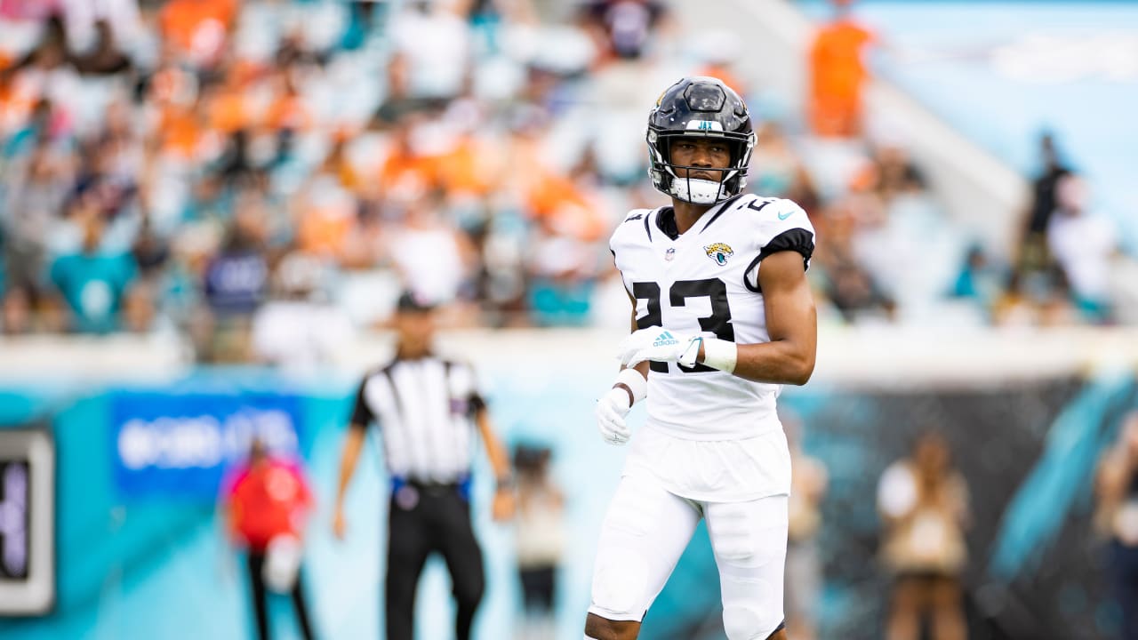 Jaguars place rookie CJ Henderson on injured reserve