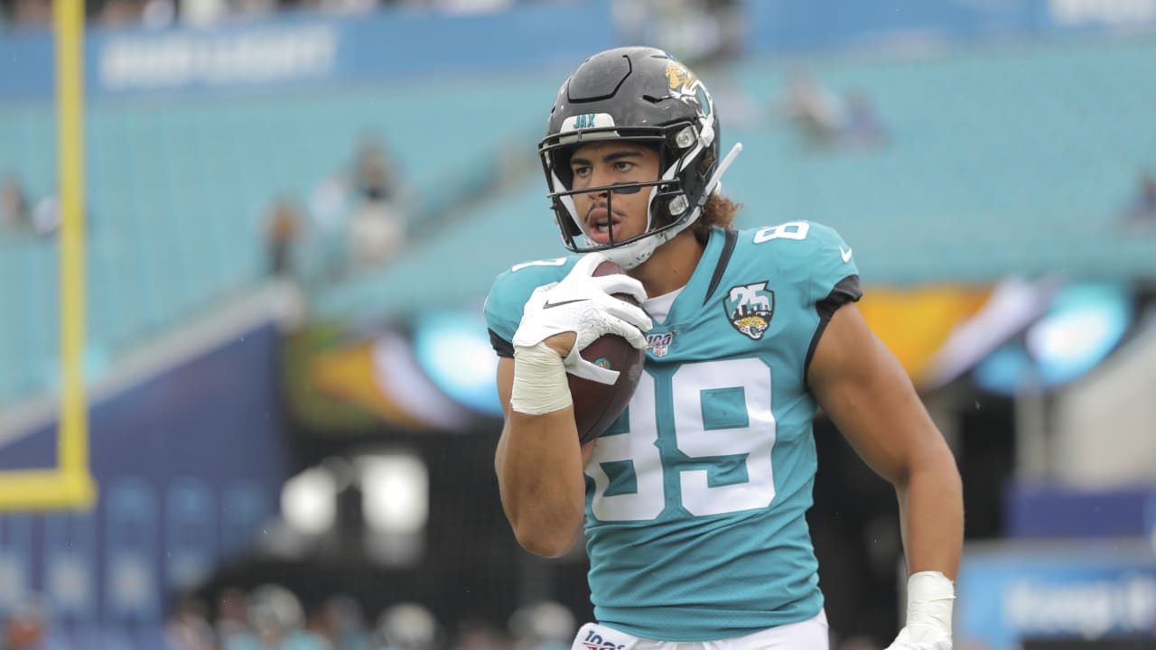 Jags TE Josh Oliver suffers broken foot, surgery scheduled for Tuesday